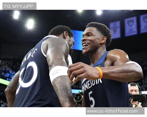 兰德尔首次与华子训练遭遇惨败赞其拥有科比般的竞争精神 兰德尔首次与华子训练遭遇惨败赞其拥有科比般的竞争精神