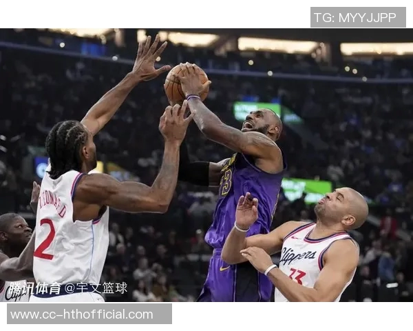 湖人疲态明显防守失利仅得1次抢断快攻得分惨遭太阳压制 湖人疲态明显防守失利仅得1次抢断快攻得分惨遭太阳压制